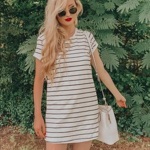 Lulus White & Navy Striped T-shirt Dress - SM